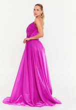Load image into Gallery viewer, Sweetheart Strapless Floor-Length Gown with High Waistline