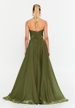 Load image into Gallery viewer, Sweetheart Strapless Floor-Length Gown with High Waistline