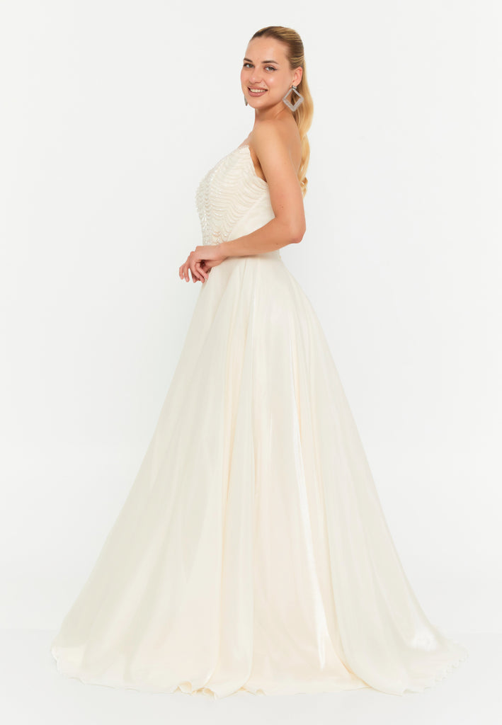 Sweetheart Strapless Floor-Length Gown with High Waistline
