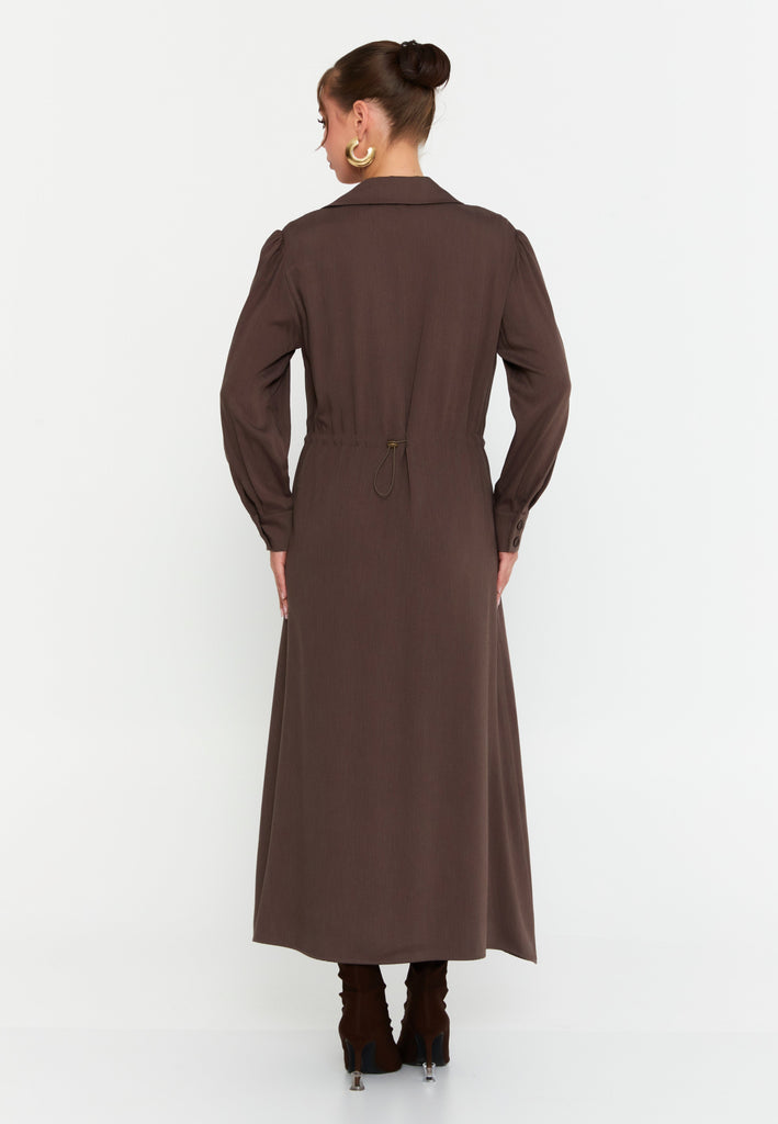 Collared Long-Sleeve Midi Dress with Front Zipper and Waist-Cinching Design