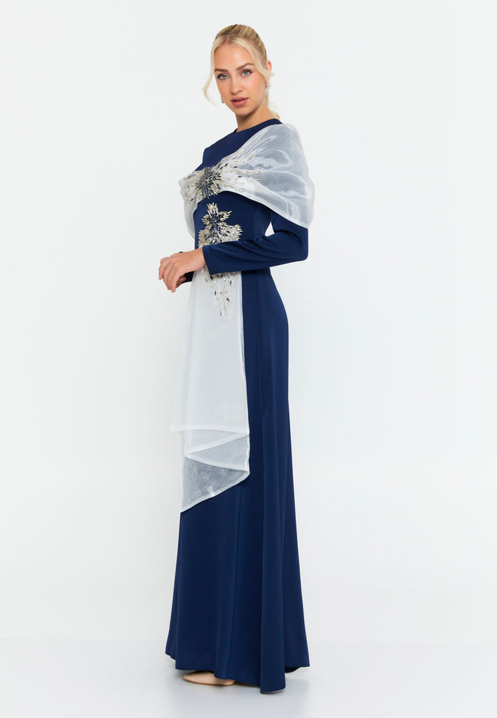 Long-Sleeve Slim-Fit Evening Gown with Draped Shoulder Detail and Floor-Length Hem