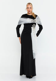 Long-Sleeve Slim-Fit Evening Gown with Draped Shoulder Detail and Floor-Length Hem
