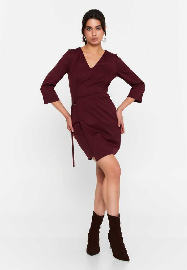 Elegant V-Neck Slim-Fit Mini Dress with Waist-Cinching Design