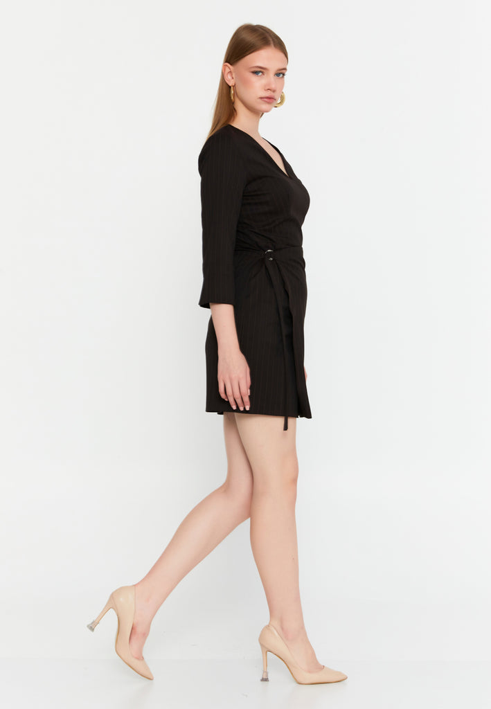 Elegant V-Neck Slim-Fit Mini Dress with Waist-Cinching Design